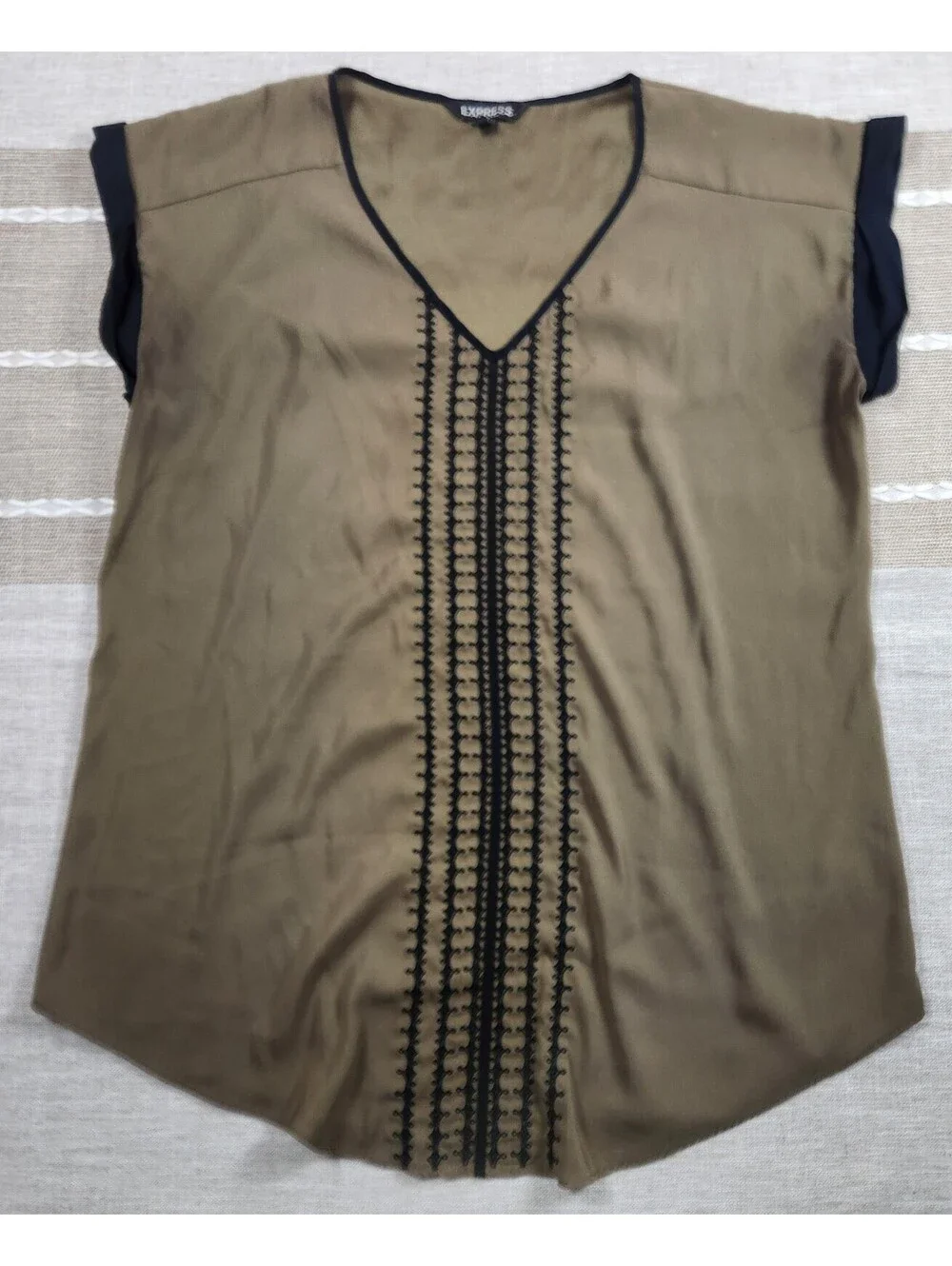 Express Women's Olive Green & Black Embroidered V-Neck Cap Sleeve Blouse Size XL